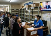 Imagen simbólica de falta de medicinas y de anuncio de compra a la India.