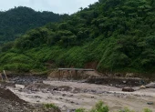 El dique permeable del río Coca se construyó a 7,8 kilómetros de distancia de las obras de captación de Coca Codo Sinclair.