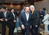 Jaime Nebot participó en un conversatorio en Guayaquil donde habló sobre el futuro de la ciudad y su rol político.