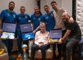 El Patón Bauza recibió la visita de una delegación de Rosario Central.