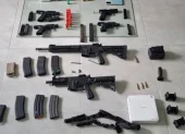 Armas de fuego, municiones y accesorios tácticos fueron decomisados durante el operativo ejecutado en Yantzaza