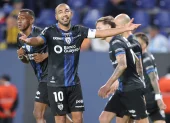 Júnior Sornoza convirtió de penalti el 1-0 de IDV ante Rosario Central.