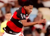 Gonzalo Plata jugando para el Flamengo.