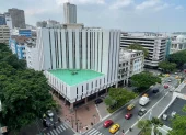 Además de la ubicación privilegiada, en el centro, el edificio tiene una arquitectura interesante.