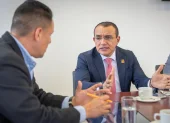 El alcalde de Portoviejo, Javier Pincay, impugnó la resolución del CNE con la que se lo escluyó del registro electoral vigente.