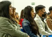 Referencial. Desde el 2 de junio, bachilleres pueden realizar el Registro Único Nacional 2026 en Ecuador.