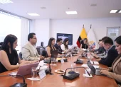 Autoridades de la Asamblea Nacional debaten reformas en sesión oficial, con participación presencial y virtual.