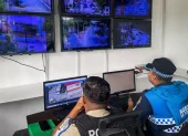 En las EAS hay monitoreo de policías nacionales y de agentes de control metropolitano a través de cámaras de videovigilancia.