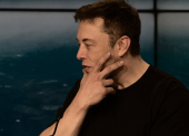 Elon Musk en un evento público, líder de Tesla y SpaceX.