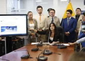 Diana Jácome se defendió en una rueda de prensa a la que acudieron algunos de sus compañeros de bancada.