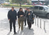 Caso. Amanda y Tamia Villavicencio asisten al testimonio de Rodney Rengel.