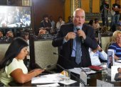 Un fuerte cruce se registró entre los concejales Arturo Escala y Ana Chóez.