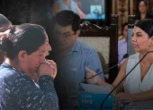 Durante la sesión del Concejo Cantonal, Emily Vera exigió justicia y respuestas para las familias de los ocho jóvenes.