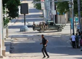 Hombres armados en una calle de Mogadiscio.