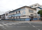 El hospital opera, aunque de forma limitada. El Estado le adeuda millones de dólares y sus empleados llevan impagos 34 meses.