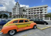 Los negocios extranjeros están saliendo de Cuba para evitar las sanciones de Estados Unidos.