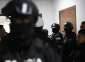 La Policía Nacional hizo un despliegue de mayor seguridad para las hija de Fernando Villavicencio, quienes impulsan la causa.