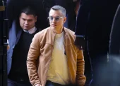 Daniel Noboa durante el anuncio del fondo de $230 millones para jubilados con compensaciones pendientes.