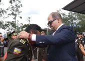 Reimberg respaldó a dos policías condenados por extralimitación tras un operativo en Quito en 2016.
