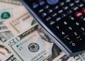 El nivel de deuda pública refleja una carga significativa para el presupuesto estatal y depende en parte del financiamiento interno.