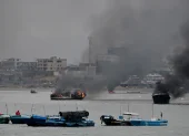 El incendio se originó en el Puerto de Manta, provincia de Manabí.