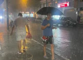 La acumulación de agua en varios sectores de Guayaquil refleja la vulnerabilidad de la ciudad frente a lluvias intensas
