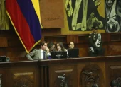 Mishel Mancheno asumió la presidencia de la Asamblea ante la renuncia de Niels Olsen.