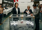 La incertidumbre y la profunda división social marcan una jornada electoral histórica. Una mitad del país busca el crecimiento y la estabilidad; la otra, una ruptura con el pasado, dejando el futuro de la nación en un hilo absoluto.
