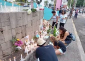 Ciudadanos rindieron un homenaje a Monika Silva en Manglaralto.