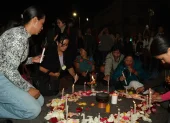 La marcha culminó en un altar realizado a fuera de la universidad politécnica en conmemoración a las víctimas.