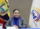 Diana Atamaint, expresidenta del CNE, durante una sesión oficial en Quito, al frente del organismo desde 2018.