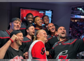 Erling Haaland asiste a la final de la NHL mientras Noruega prepara su estreno mundialista