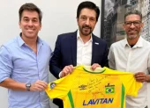 Djalminha participa en un acto institucional junto a dirigentes del fútbol brasileño