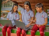 Estudiantes y docentes de La Moderna contarán con nuevas herramientas tecnológicas que potencian la enseñanza, la creatividad y el desarrollo de competencias digitales.