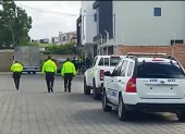 Guía penitenciaria fue asesinada en ataque armado cerca de su vivienda en Riobamba. Policía investiga el hecho.