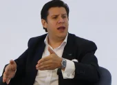 César Poveda es abogado y fue coordinador jurídico del Municipio de Guayaquil.