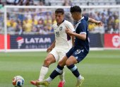 El volante Alan Franco (i) es una de las piezas claves del equipo nacional