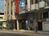 La onda expansiva destruyó ventanales y causó daños estructurales no solo en el edificio de ARCOM, también en al menos cinco inmuebles aledaños.