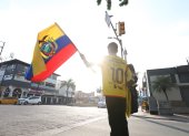 Con el "10" en la espalda y la bandera de la Selección de Ecuador en alto, la ilusión mundialista se grita bajo el sol.