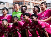 La plantilla de Independiente del Valle  posa previo al inicio de un encuentro oficial.