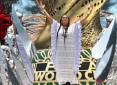 Lila Downs con una creación Joss Ramírez