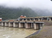 La planificación en ministerios y empresas ha estado orientada a escoger un tipo de producción de energía (hídrica) por sobre otras. El resultado es una absurda dependencia del clima.