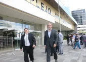 Julio Cueva e parte de la defensa del alcalde Guayaquil Aquiles Álvarez en el caso Goleada.