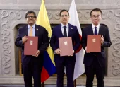 El ministro de Producción, Comercio Exterior e Inversiones, Luis Alberto Jaramillo, y el embajador del Japón en Ecuador, Horiuchi Toshihiko, suscribieron el memorando.