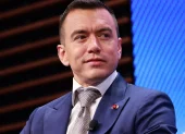 Si bien Noboa se ha valido de la polarización para sostenerse, él llegó al poder con una postura diferente: la del pro sin techo.