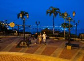 Ciudadanos denuncian que el problema de la iluminación deficiente, además, se evidencia en otras áreas de las escalinatas.