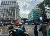El accidente sucedió en la intersección de las calles Pedro Carbo y Colón, centro de Guayaquil.