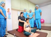 Técnicas como psicoprofilaxis, estimulación prenatal y esferodinamia preparan a futuros profesionales para reducir intervenciones innecesarias y promover nacimientos respetados.