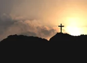 Con la consolidación del cristianismo como religión imperial bajo Constantino, se habría iniciado un ciclo de larga duración para nuestras instituciones, cuyo soporte fue siempre una forma de fe compartida, que hoy menos gente comparte.