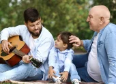 Un momento familiar con música y cercanía en la celebración del Día del Padre.